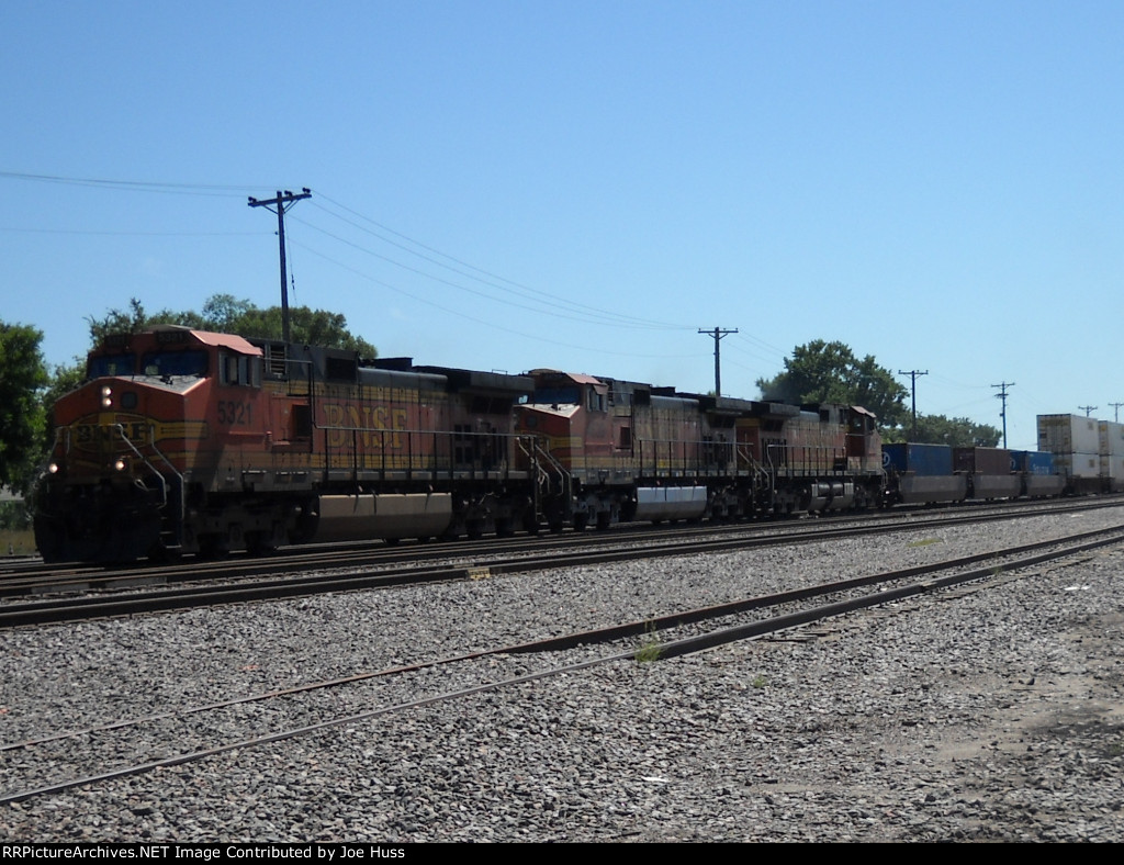 BNSF 5321 West